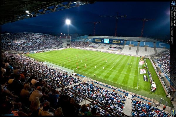 stade velodrome toile publicitaire imprimee photo heliosima