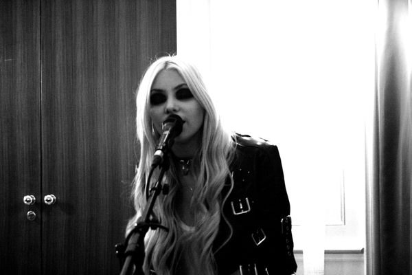 The Pretty Reckless - Light me up - Taylor Momsen -copie-8
