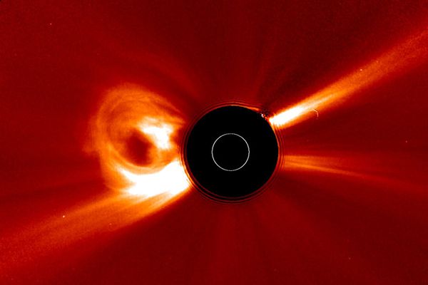 CME_stereo_2010143_200915.jpg