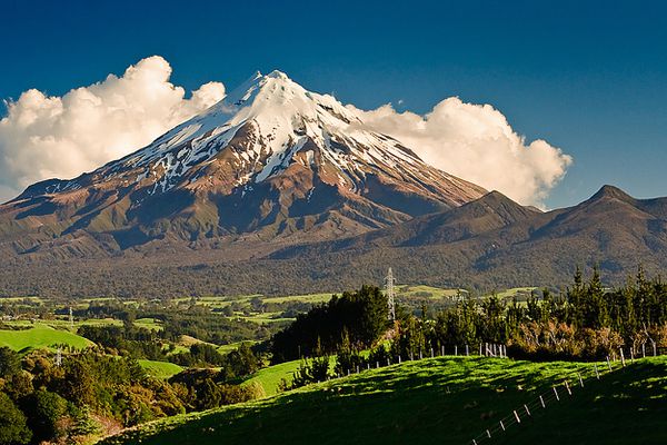 Mount_Taranaki_New_Zealand---Igraham.jpg