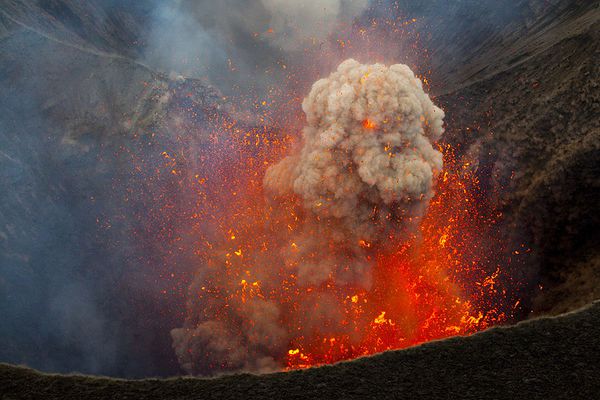 Yasur---Tom-Pfeiffer.jpg