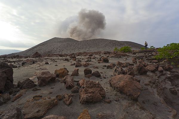 yasur-bombes-sur-plaine-ouest---T.Pfeiffer.jpg