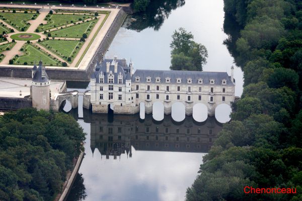 châteaux de la Loire 53