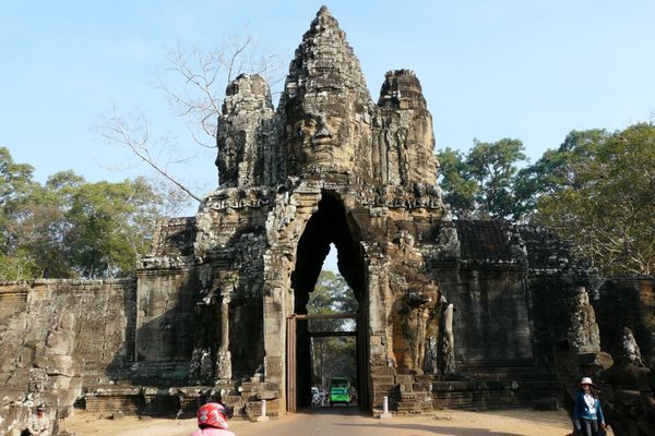 090. angkor thom south gate