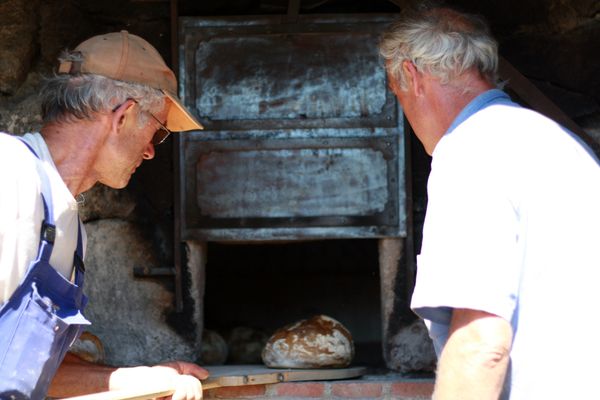 j) Fête du pain à Chambouttes