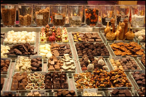 Marche-Boqueria---chocolats---Bombones-1.jpg