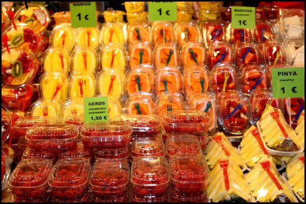Mercado-Boqueria-Barcelona--fruits-en-barquettes.jpg