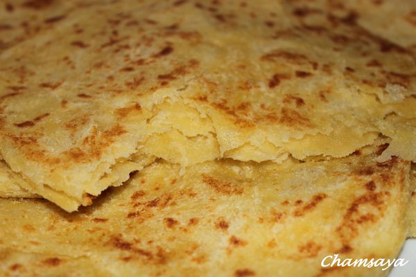 Meloui-ou-galettes-rondes-feuilletees-a-la-semoule 5334