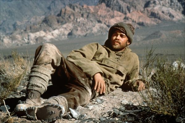 Sept-ans-au-tibet-Brad-laying-down-the-grass.jpg