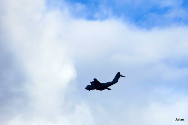 K02---Nuages-et-avion.JPG