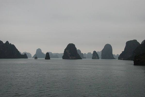 A-la-baie-d-Halong.jpg