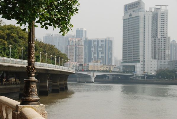 La-Riviere-des-Perles-a-Guangzhou.jpg