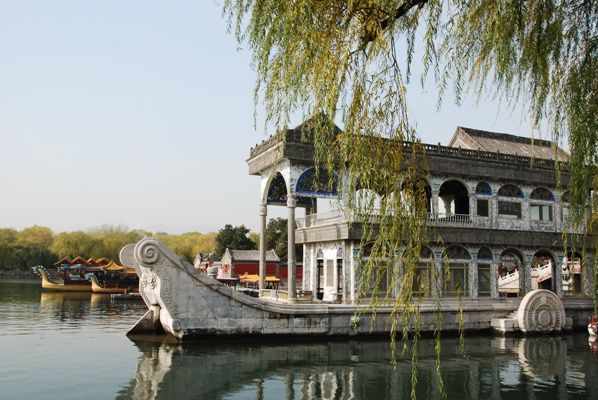 Le-bateau-de-marbre-du-Palais-d-ete-a-Pekin.jpg