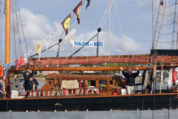 FCM-lundi-depart-des-bateaux-paimpol-15-aout-090--Copier-.JPG