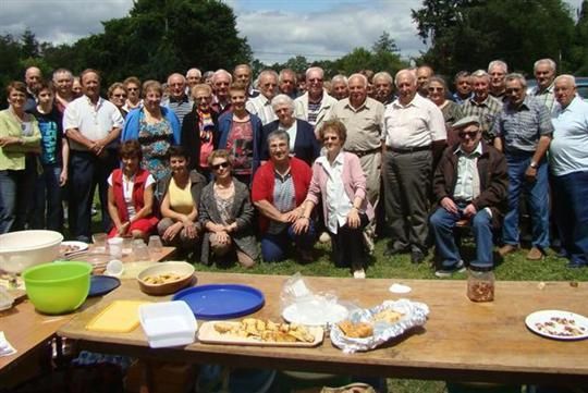 photo-souvenir-avant-de-passer-a-table-paul-jacquet--clp-.jpg