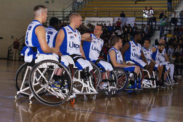 Supercoppa Italia WheelChair Basket 2013 (13^ ed.). Un incontro all'insegna del grandissimo sport. Vince, la Unipol Briantea84 Cantù, conquistanto il titolo di Campione Italiano