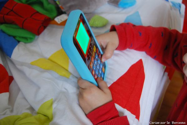 smartphone-jouet-enfant-bebe--5-.JPG