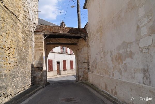 Porche-du-Clos-des-Anglaises---Pontoise-04-c-Ger-rd--1600x.jpg