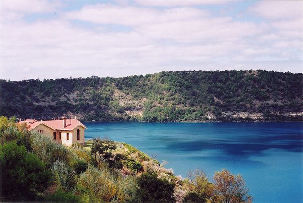 Mount_Gambier_Blue_Lake---Diceman.jpg
