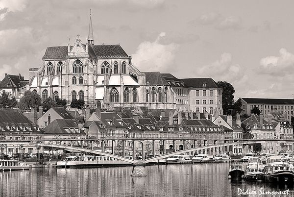AUXERRE ( Yonne )----
