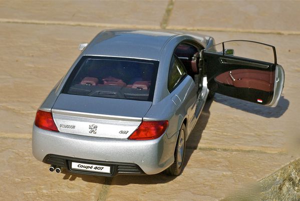 PEUGEOT 407 V6 COUPE GRIS NOREV06