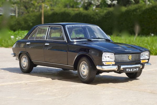 PEUGEOT 504 GL BERLINE NOIR WELLY02