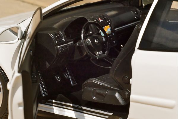 VW GOLF GTI COUPE BLANC NOREV22