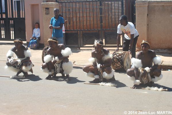DANSE-ZOULOU-IN-SOWETO--3-.JPG