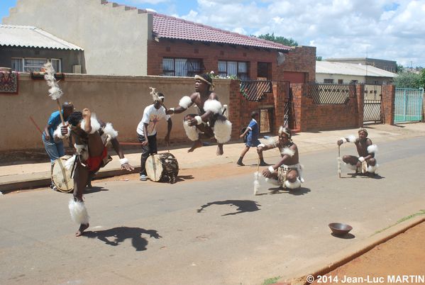 DANSE-ZOULOU-IN-SOWETO.JPG