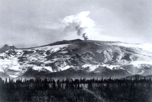 Wrangell-1902---W.C.Mendenhall-USGS.jpg