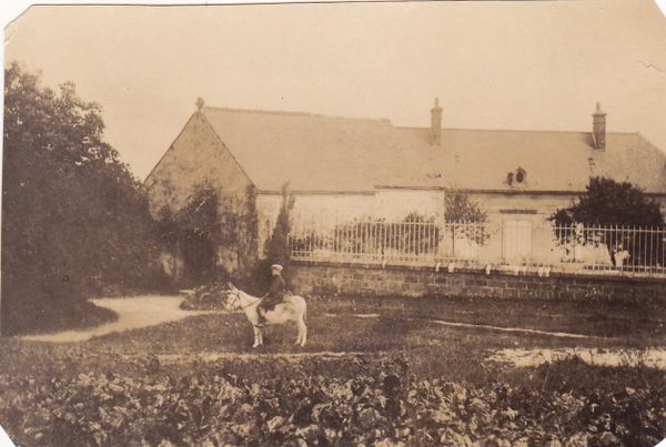 Albert devant St Berthe