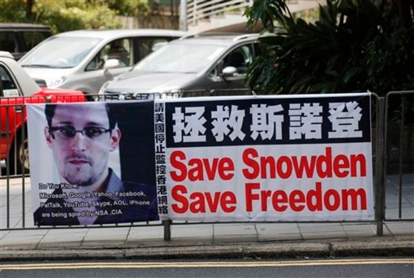 Edward-Snowden-save-snowden-save-freedom.jpg