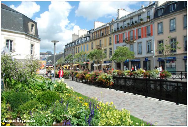 Par ordre alphabétique, des villes et des villages . - Page 5 Quimper-01