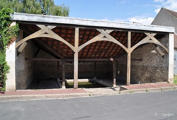 Lavoir--Jouy-la-Fontaine---01--c--Ger-rd--1600x1200-.jpg