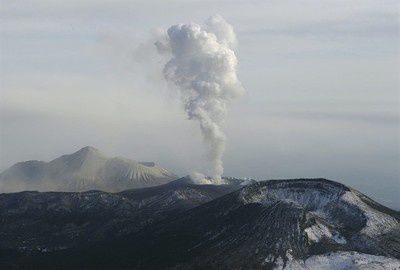 shinmoedake-volcan-12-mars-11-eruption.jpeg