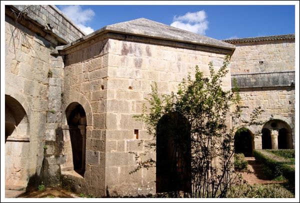 Abbaye-de-Thoronet_--29-.JPG