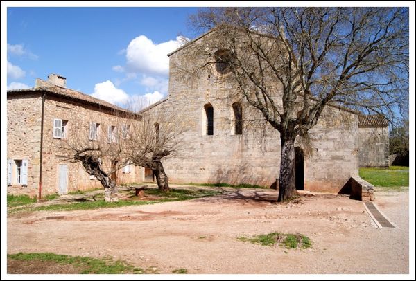 Abbaye-de-Thoronet_--5-.JPG