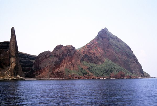 Mae-dake-et-Gusuku---S.Nakano-2007.JPG