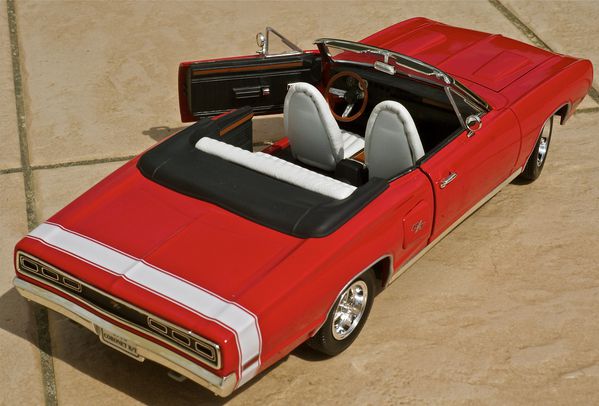 DODGE CORONET CABRIOLET ROUGE YATMING19