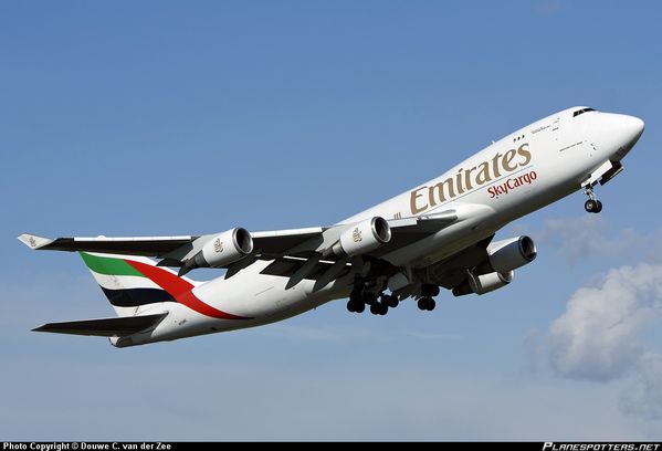 N419MC-Emirates-Boeing-747-400 PlanespottersNet 302162