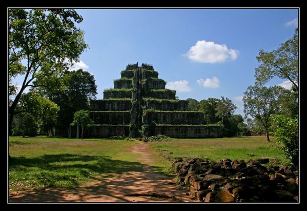 Prasat Tom02