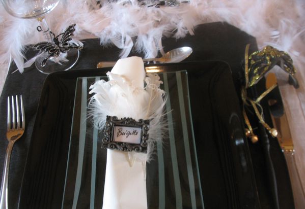 table noir et blanc- plumes et esprit baroque 008