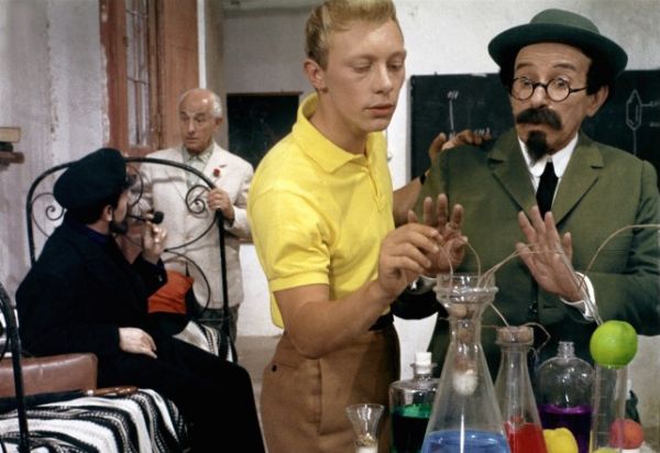 Tintin-et-les-oranges-bleues-photo.jpg