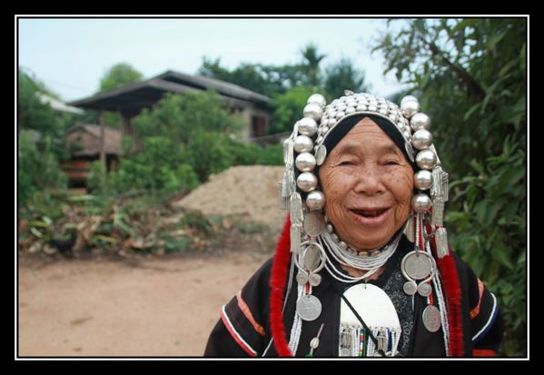 S02 Akha