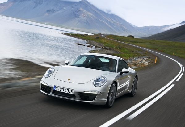 Porsche-911 Carrera S 2013