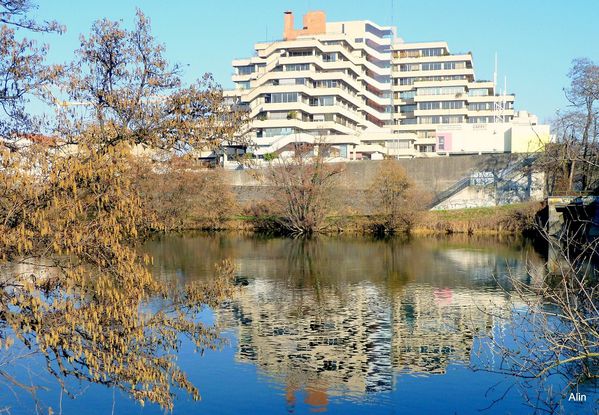 y04 - Reflets sur la Garonne