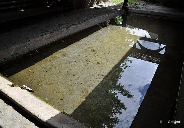 Lavoir-du-Parc-Communal---Jouy-le-Moutier---09-c--Ger-rd--.jpg