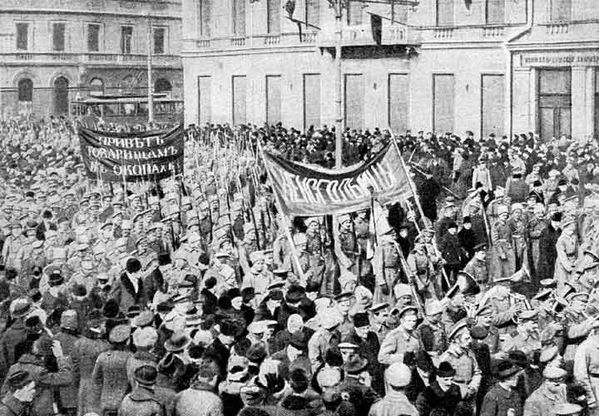 berckman--Manifestazione-di-soldati-a-Pietrogrado--febbraio.jpg