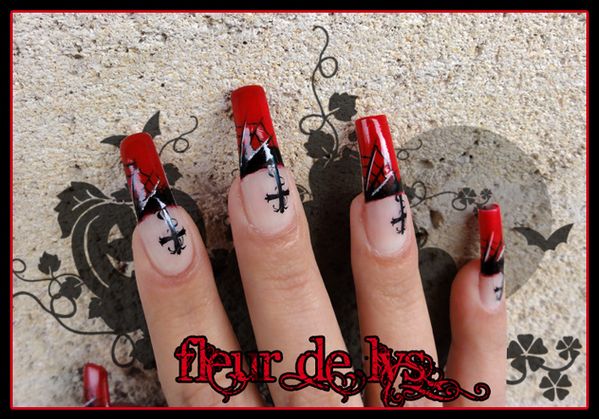 Nail Art rouge et noir. Halloween