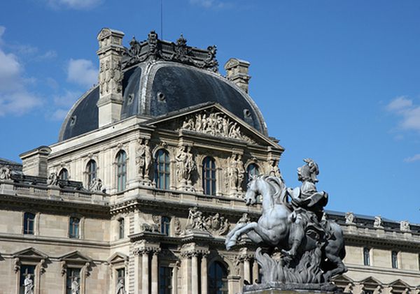 Statue-de-Louis-XIV-par-le-Bernin.jpg